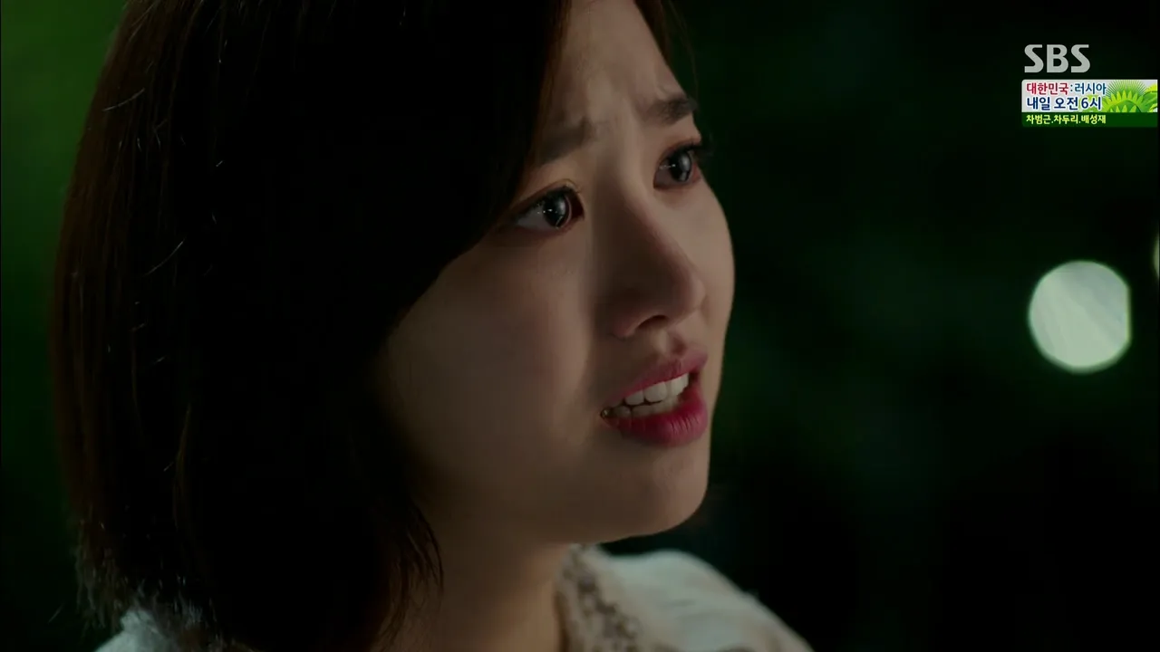 You are currently viewing Song Hye-kyo Stuns with Short Hair and Smokey Makeup – A Doll-like Beauty That Captivates Fans